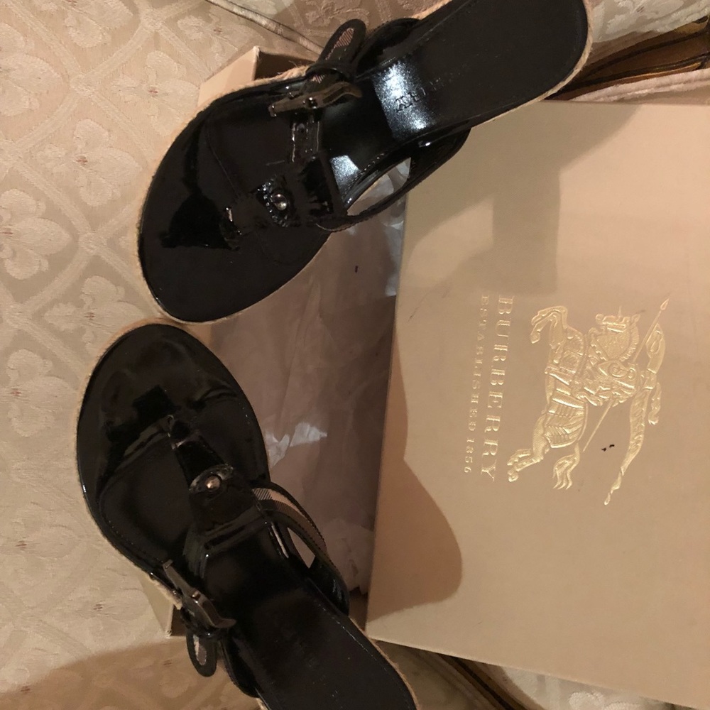 New Burberry sandals